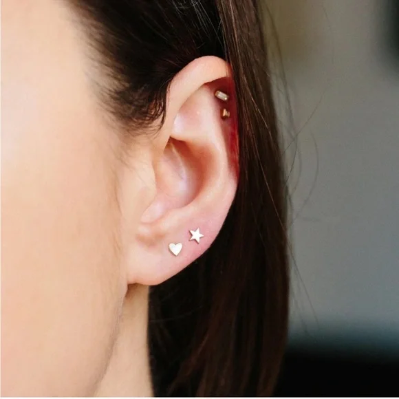 ✨Zoe Chicco Solid 14k Gold Itty Bitty Heart Stud Earrings (pair) - Picture 3 of 6